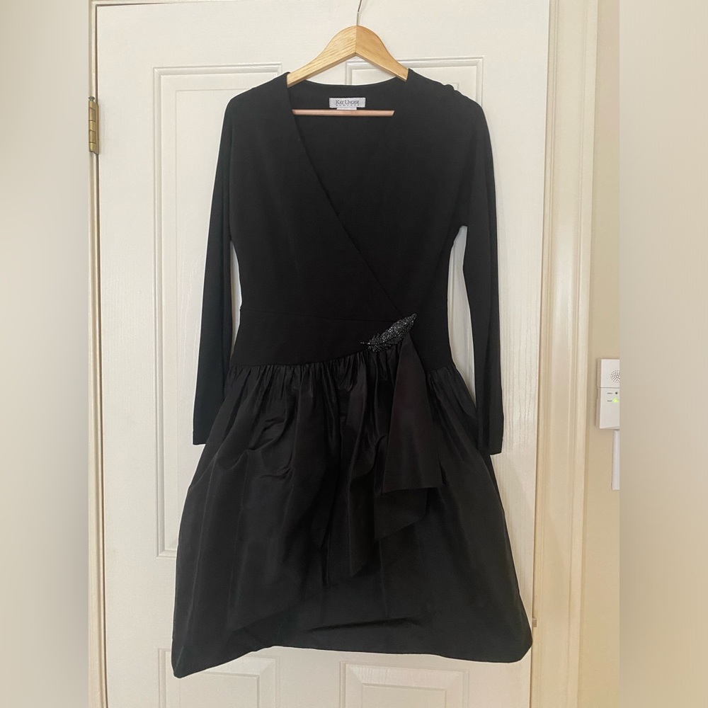Kay Unger black cocktail or evening dress. Knit top with taffeta bottom. Sz 10.